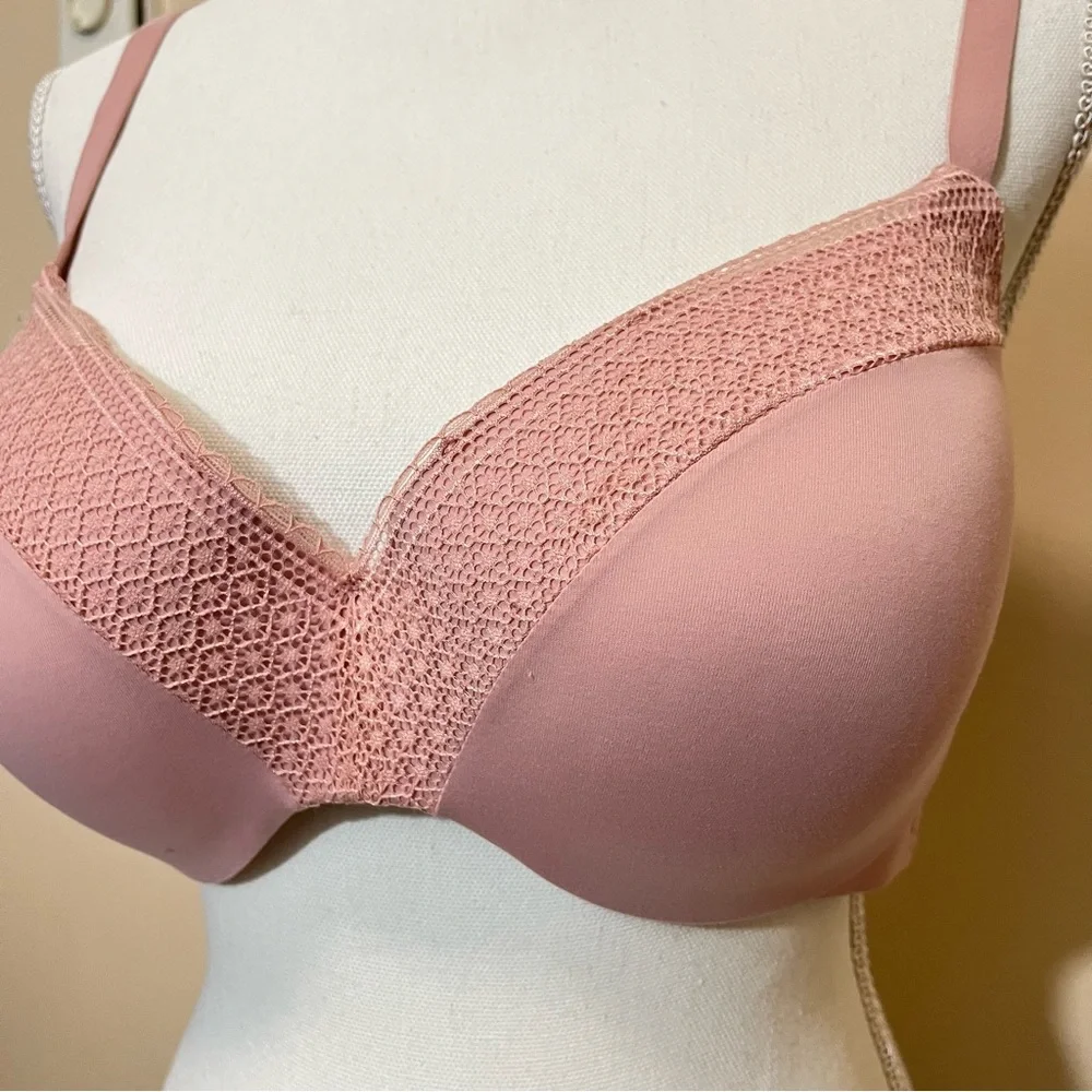 Incredible by Victoria’s Secret Lined Demi Bra - Picture 3 of 11